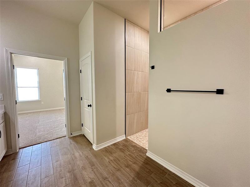 Spacious, unfurnished interior of a new home in , Lorena (Image 20).