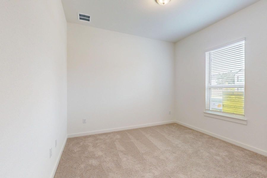 Spacious, unfurnished interior of a new home in Edgewood, Leander (Image 29).