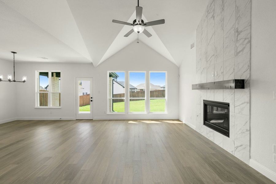 Spacious, unfurnished interior of a new home in Kentsdale Farms, DeSoto (Image 18).