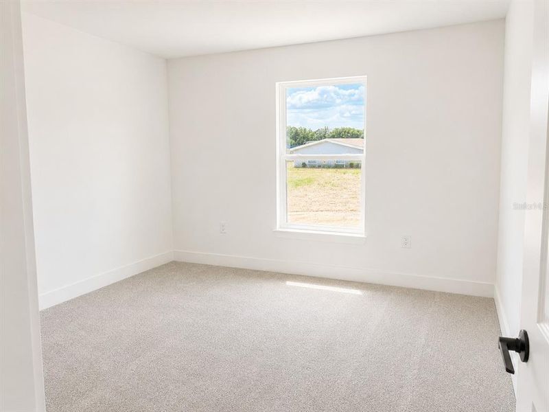 Spacious, unfurnished interior of a new home in Arbor Park, Leesburg (Image 10).
