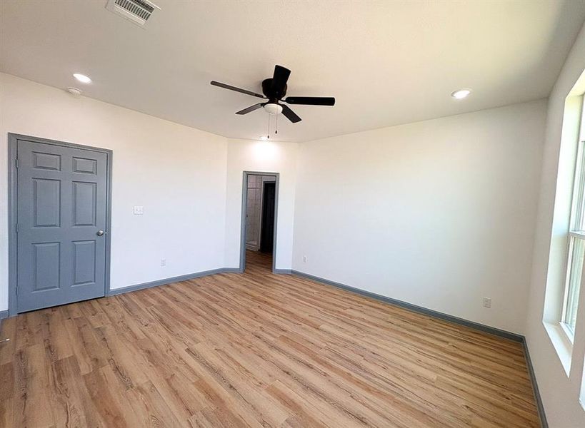Spacious, unfurnished interior of a new home in The Seasons, Mabank (Image 11). Spacious, unfurnished interior of a new home in The Seasons, Mabank (Image 11).