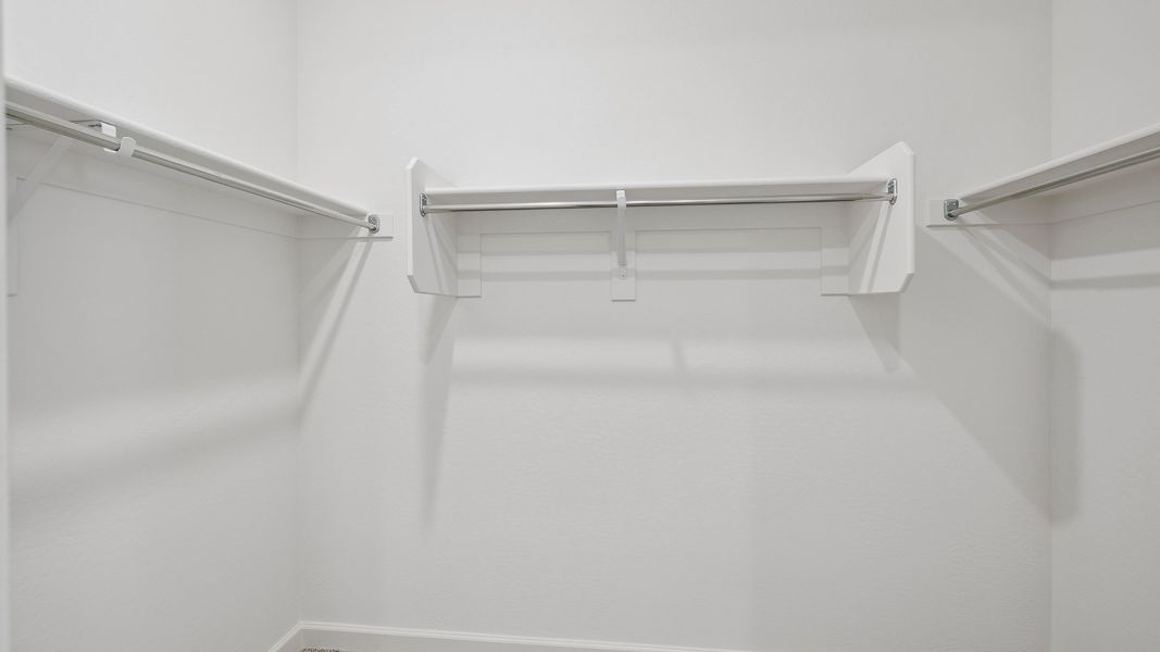 Spacious, unfurnished interior of a new home in Apache Farms, Buckeye (Image 33).