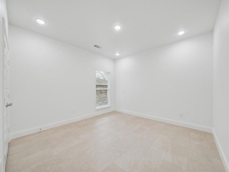 Spacious, unfurnished interior of a new home in , Mesquite (Image 15).