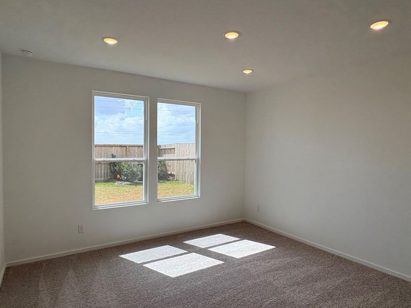 Spacious, unfurnished interior of a new home in Stokesbury, Waller (Image 8).