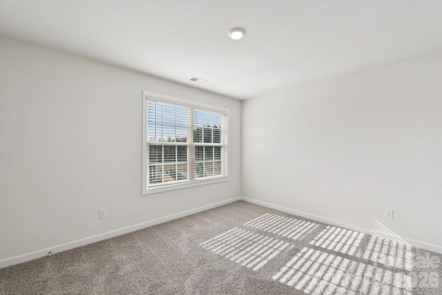 Spacious, unfurnished interior of a new home in Oak Grove Hill, Huntersville (Image 13).