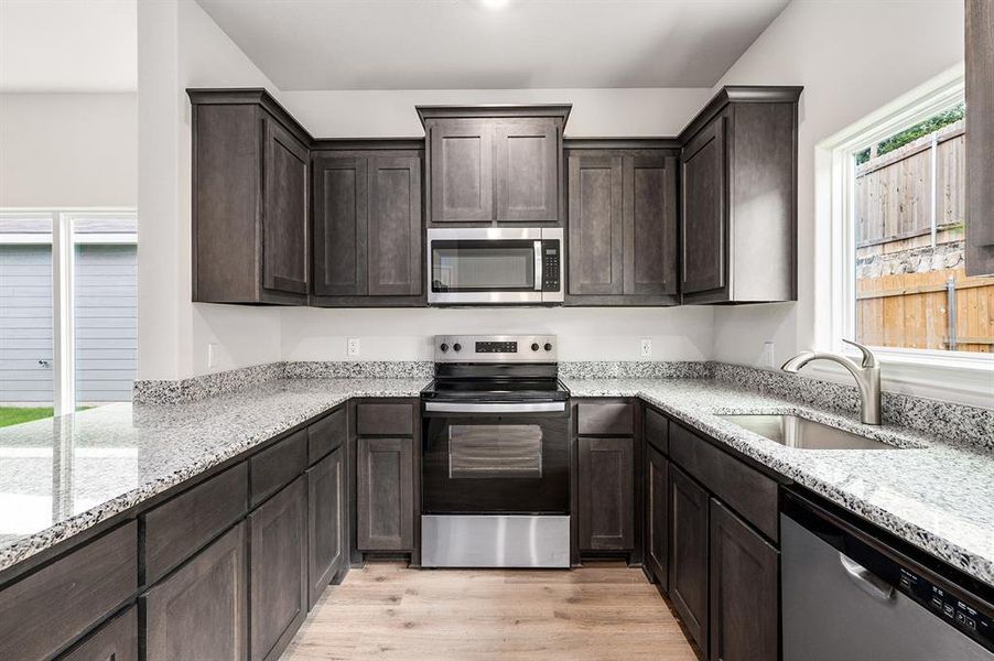 Furnished interior view inside a new home in College Park, Dallas (Image 6).