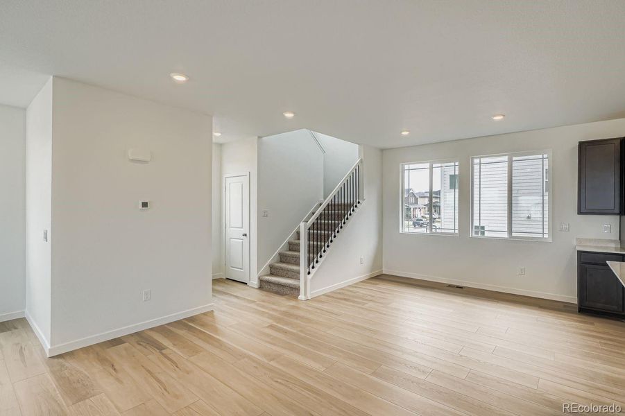 Spacious, unfurnished interior of a new home in Sterling Ranch: The Skyline Collection, Littleton (Image 10).