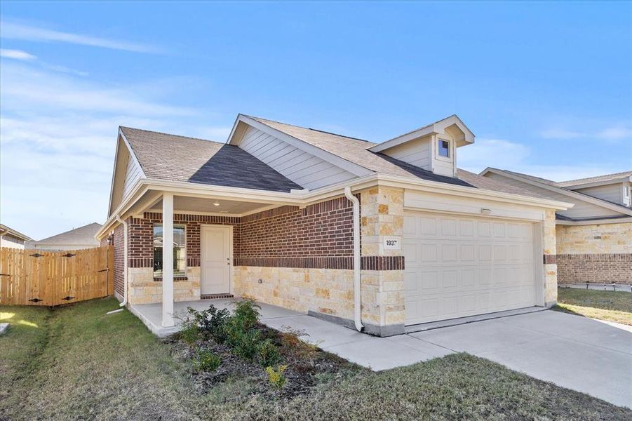 Front exterior of a new home in , Forney, TX, highlighting curb appeal (Image 1).