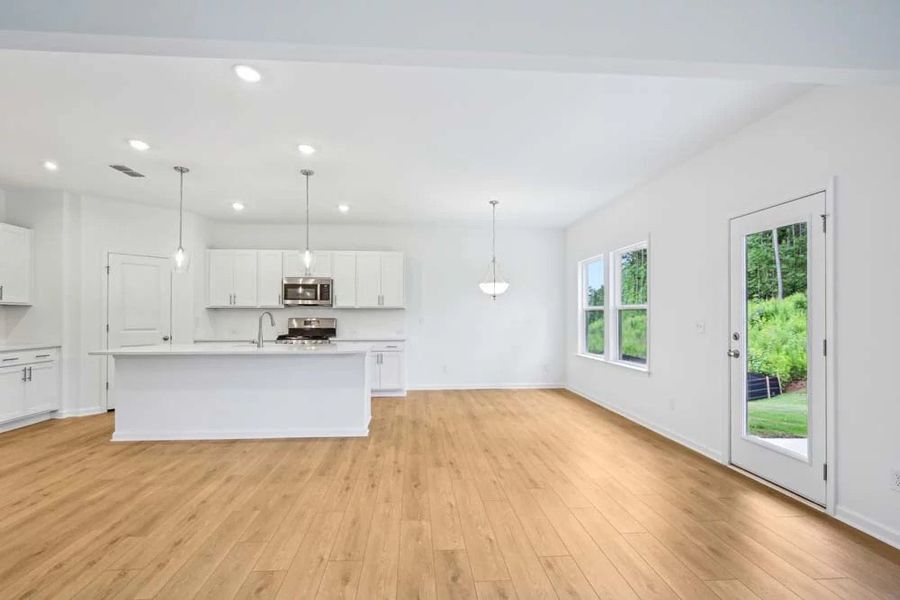 Sample Photo: Kitchen & Breakfast Nook