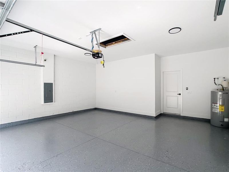 Spacious, unfurnished interior of a new home in , Ocala (Image 17).