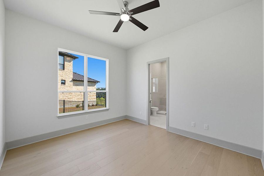 Spacious, unfurnished interior of a new home in Rough Hollow, Austin (Image 38). Spacious, unfurnished interior of a new home in Rough Hollow, Austin (Image 38).