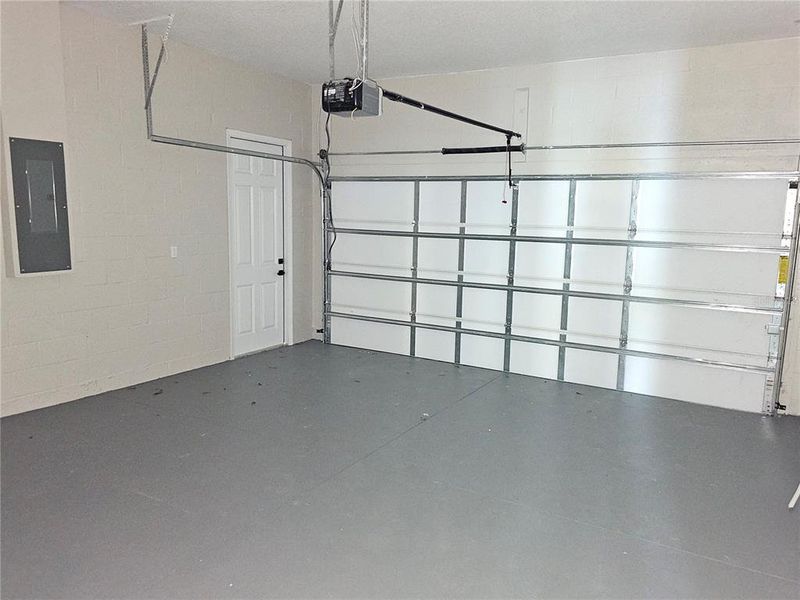 Spacious, unfurnished interior of a new home in , St. Petersburg (Image 14).