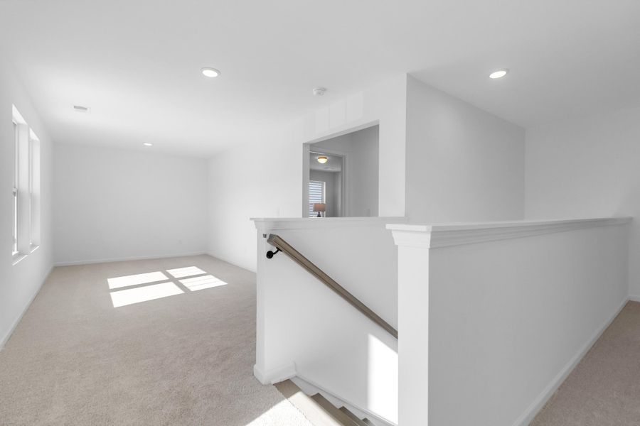 Spacious, unfurnished interior of a new home in , Ravenel (Image 20).