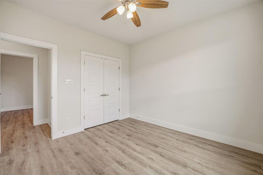 Spacious, unfurnished interior of a new home in , Granbury (Image 20).