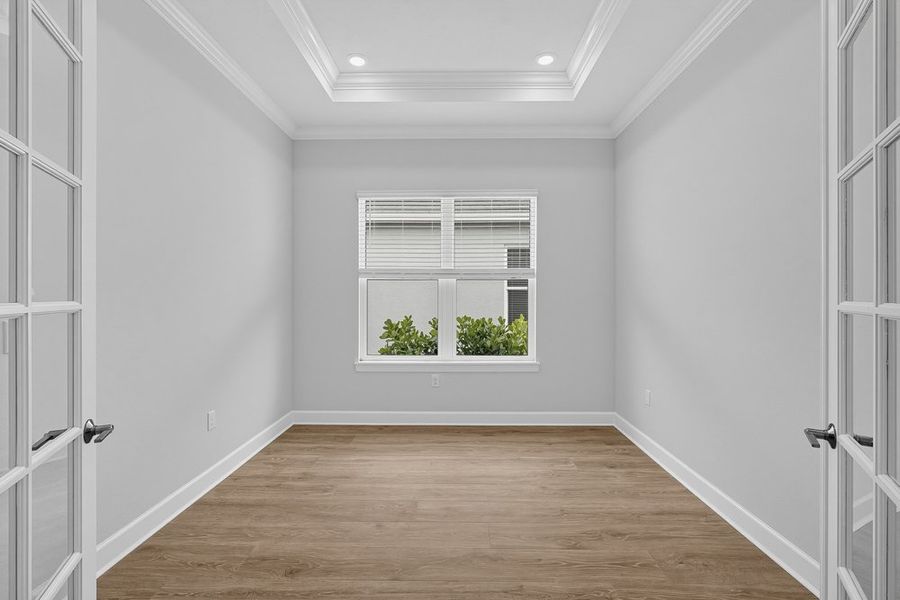 Spacious, unfurnished interior of a new home in Esplanade at Azario Lakewood Ranch, Bradenton (Image 16).