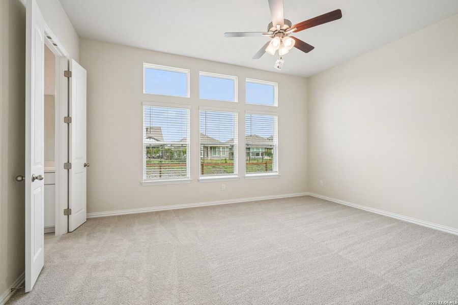 Spacious, unfurnished interior of a new home in The Crossvine, Schertz (Image 27).