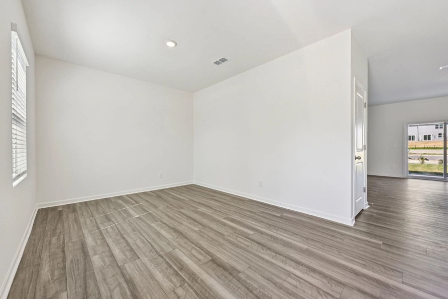 Representative unfurnished interior of a home built from the Beacon by Starlight Homes in Glen Abbey, Kernersville (Image 14).