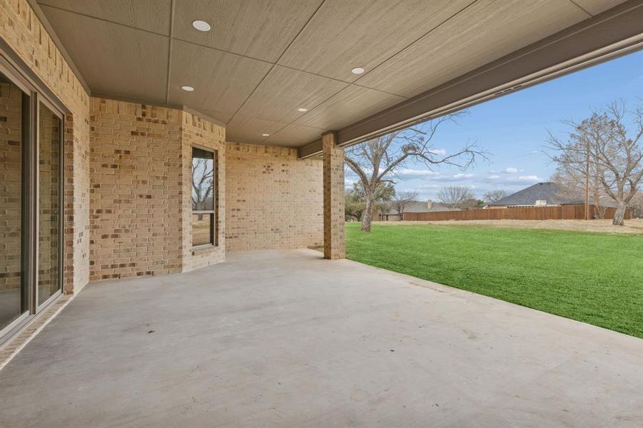 Exterior details and patio area of a home in , Granbury (Image 23).
