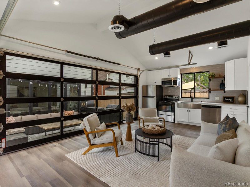 Community amenities in , Denver (Image 37).