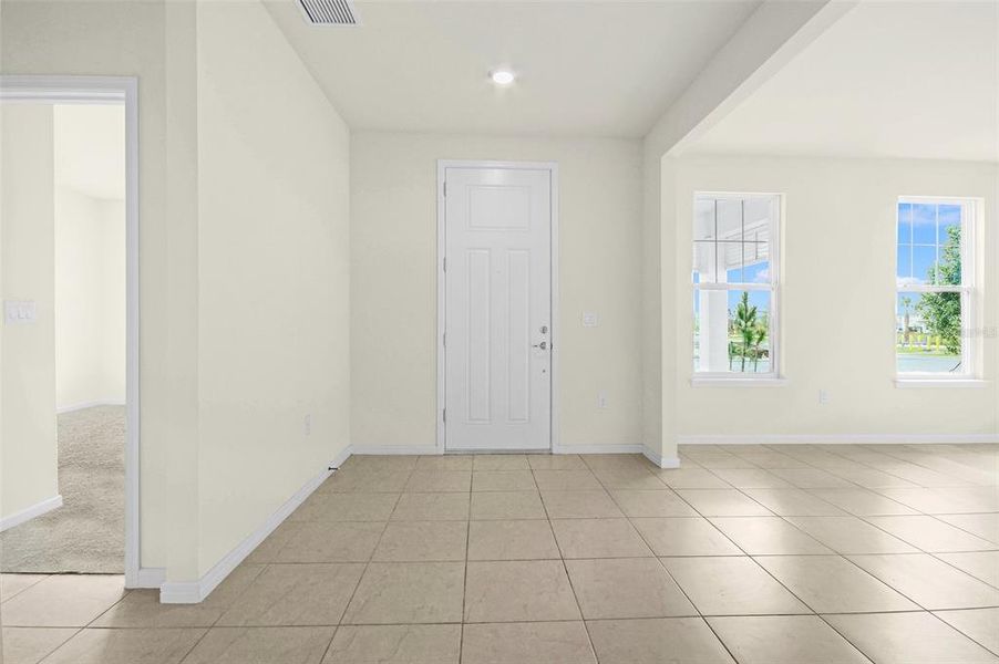 Spacious, unfurnished interior of a new home in Weslyn Park, St. Cloud (Image 16).
