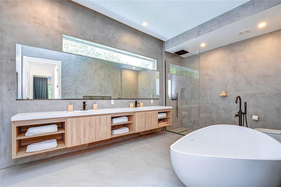 Furnished interior view inside a new home in , Tampa (Image 33).