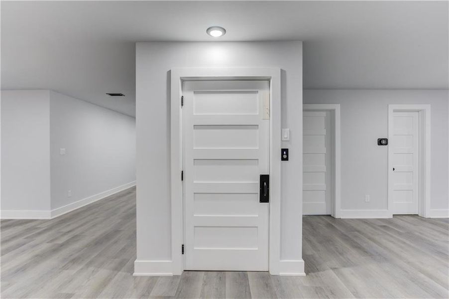 Spacious, unfurnished interior of a new home in , Atlanta (Image 70). Spacious, unfurnished interior of a new home in , Atlanta (Image 70).