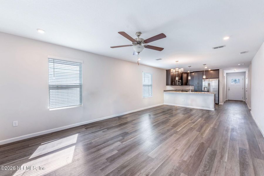 Spacious, unfurnished interior of a new home in , Jacksonville (Image 27).