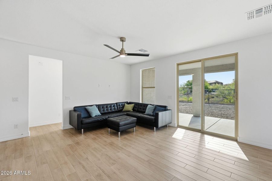 ListerPros_011 (2) ListerPros_011 (2)