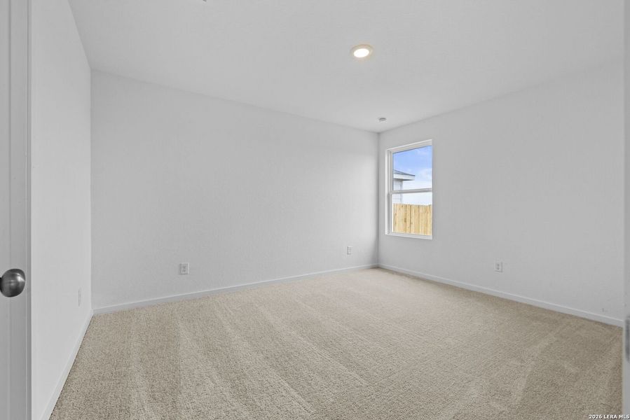 Spacious, unfurnished interior of a new home in Spring Grove, St. Hedwig (Image 15).