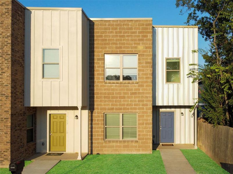 Front exterior of a new home in , Fort Worth, TX, highlighting curb appeal (Image 20). Front exterior of a new home in , Fort Worth, TX, highlighting curb appeal (Image 20).