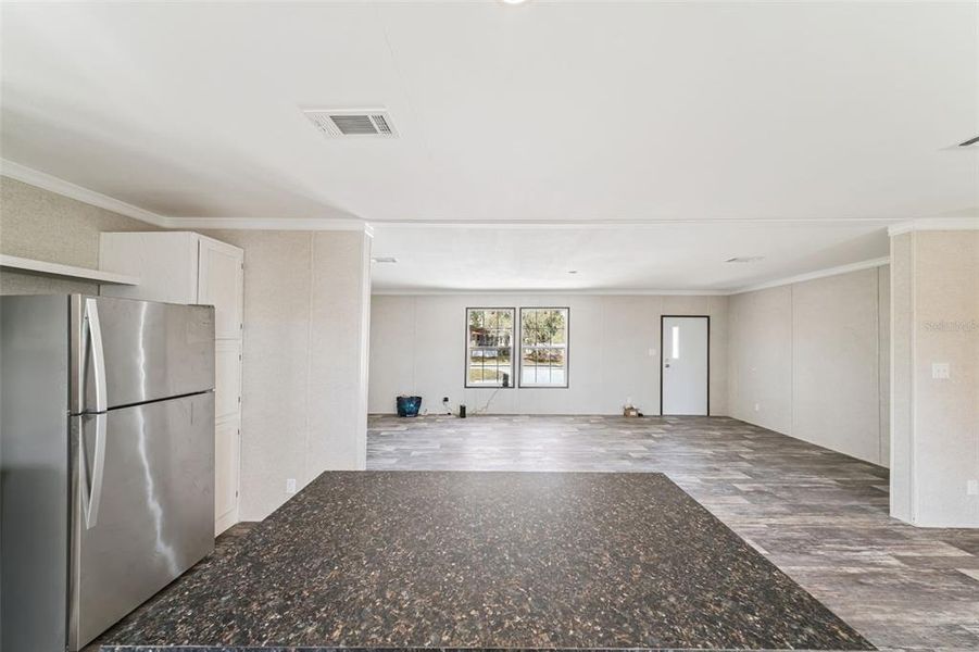 Spacious, unfurnished interior of a new home in , Orlando (Image 17).