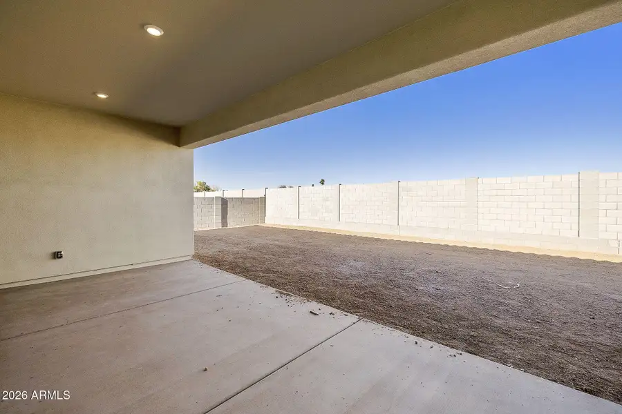 LARGE COVERED PATIO LARGE COVERED PATIO