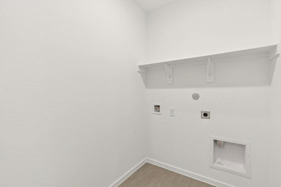 Spacious, unfurnished interior of a new home in Mavera, Conroe (Image 21).