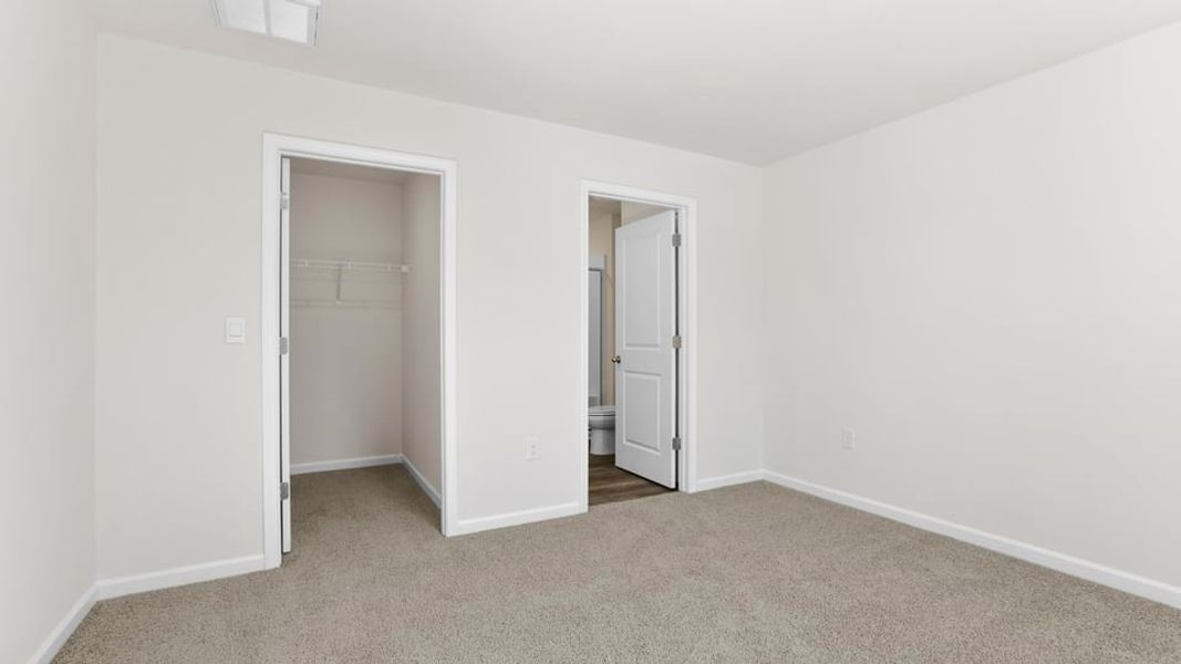 Spacious, unfurnished interior of a new home in Harper Ridge, Roebuck (Image 32).