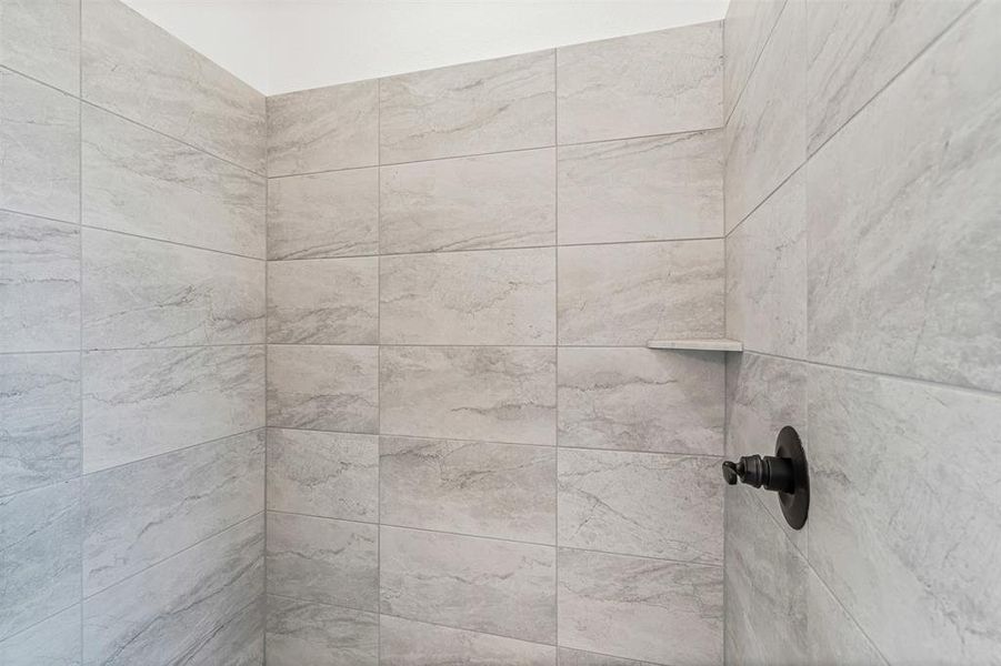 Spacious, unfurnished interior of a new home in , Millsap (Image 20).