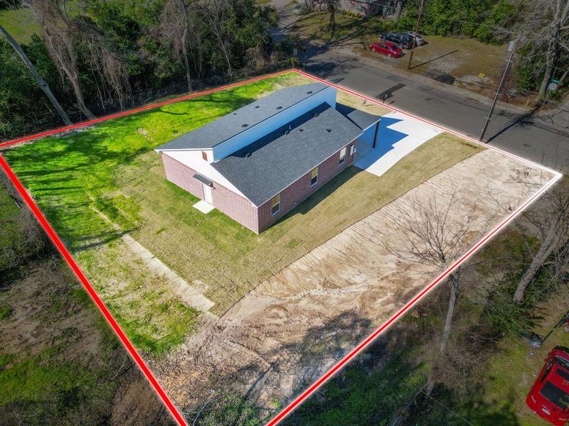 Exterior details and patio area of a home in , Tyler (Image 24).