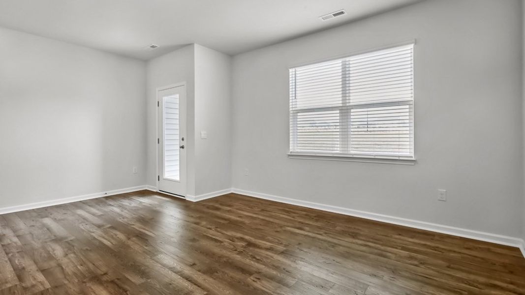 Spacious, unfurnished interior of a new home in Clock Road Townhomes, New Bern (Image 12).