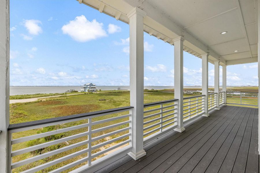Exterior details and patio area of a home in , Galveston (Image 30).