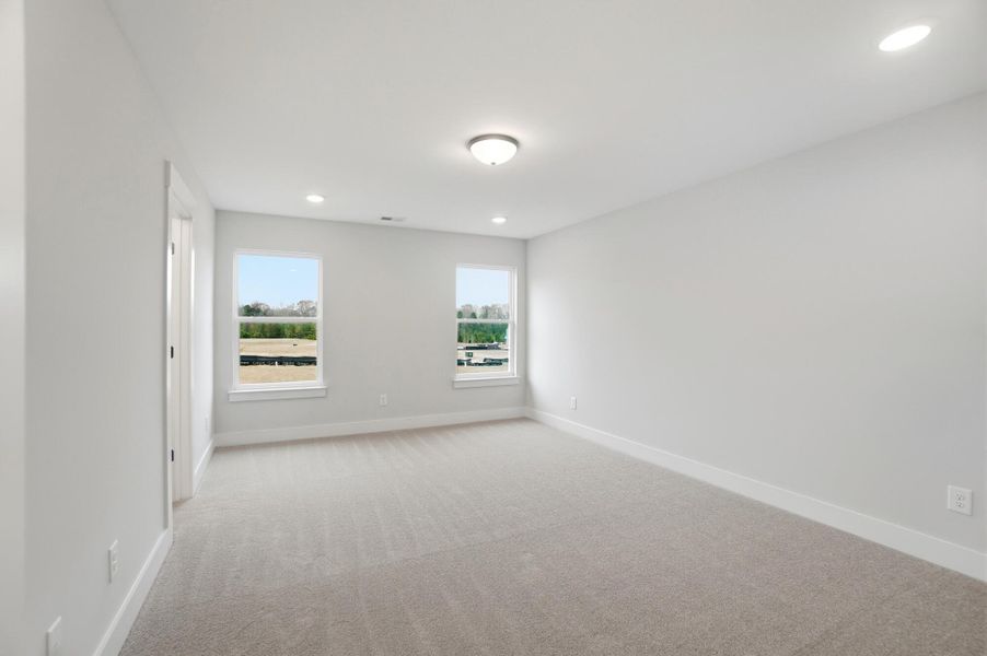 Spacious, unfurnished interior of a new home in Blythe Mill Townhomes, Waxhaw (Image 24).