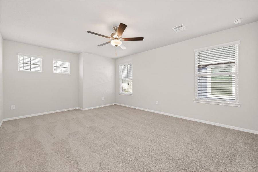 Spacious, unfurnished interior of a new home in Woodland Lakes, Houston (Image 32).