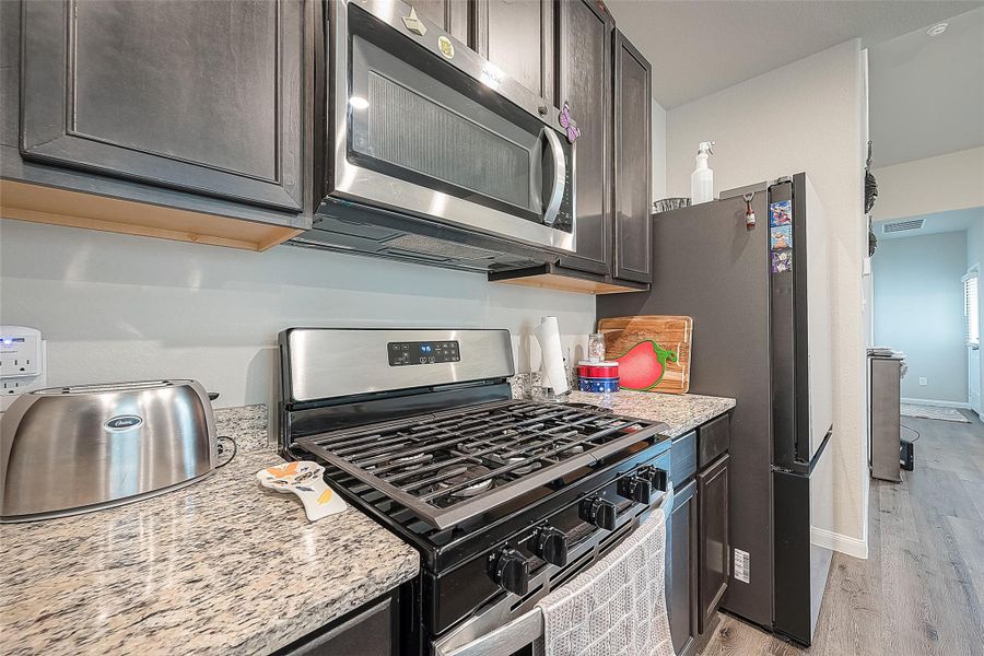 Furnished interior view inside a new home in Cliffstone Hills, Conroe (Image 6). Furnished interior view inside a new home in Cliffstone Hills, Conroe (Image 6).