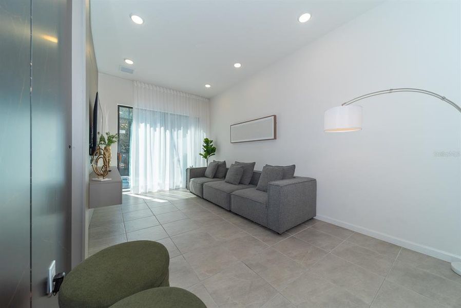 Furnished interior view inside a new home in , Orlando (Image 19).