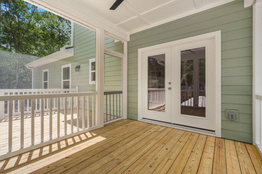 Exterior details and patio area of a home in , Hollywood (Image 18).