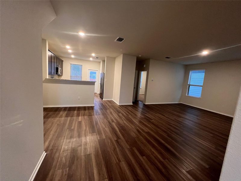 Spacious, unfurnished interior of a new home in , Leander (Image 7).