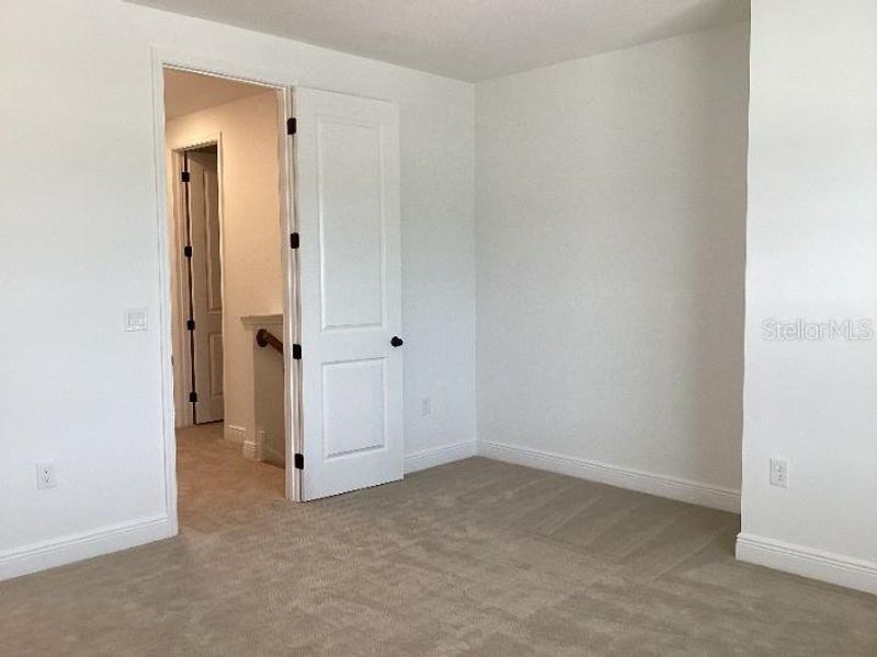 Spacious, unfurnished interior of a new home in Lake Cawood Cove, Windermere (Image 11). Spacious, unfurnished interior of a new home in Lake Cawood Cove, Windermere (Image 11).