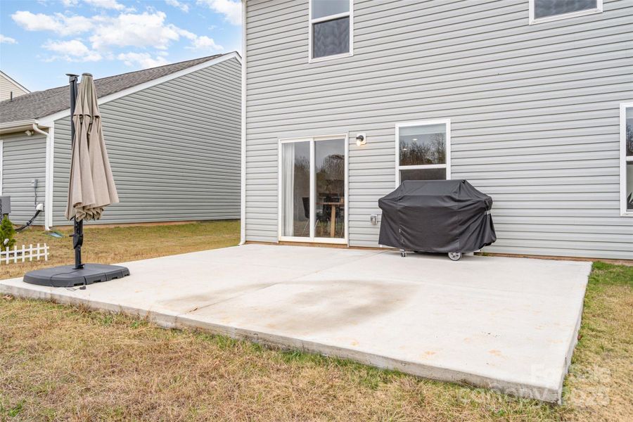 Exterior details and patio area of a home in , Charlotte (Image 3).