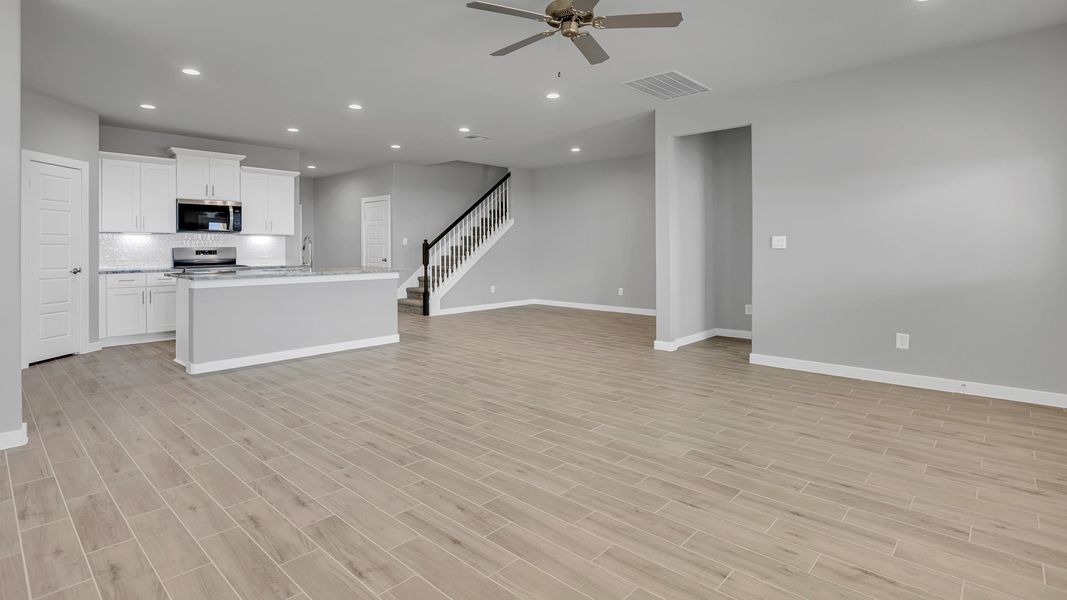 Spacious, unfurnished interior of a new home in Northwest Passage, Midland (Image 11). Spacious, unfurnished interior of a new home in Northwest Passage, Midland (Image 11).