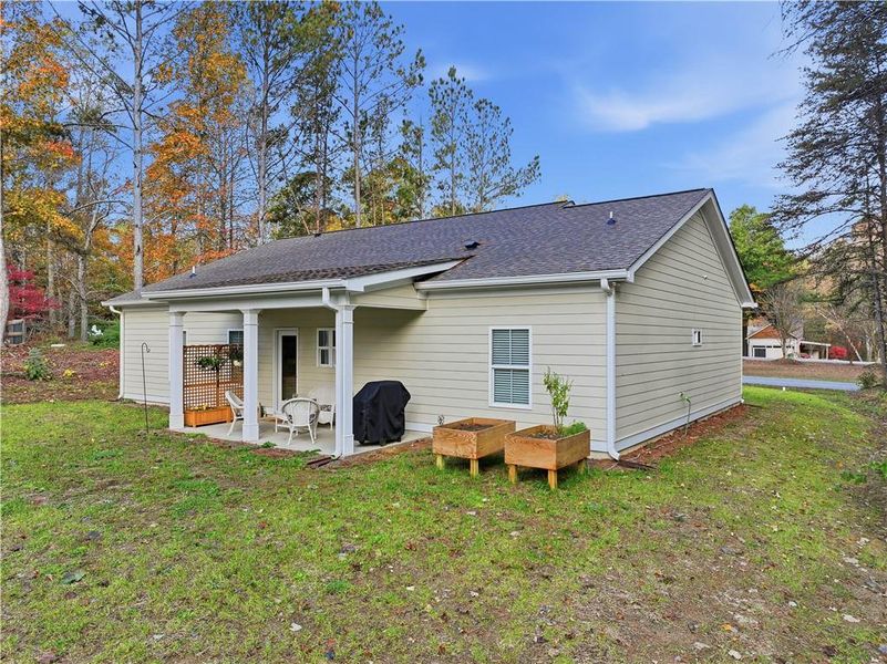 Exterior details and patio area of a home in , Jasper (Image 4).