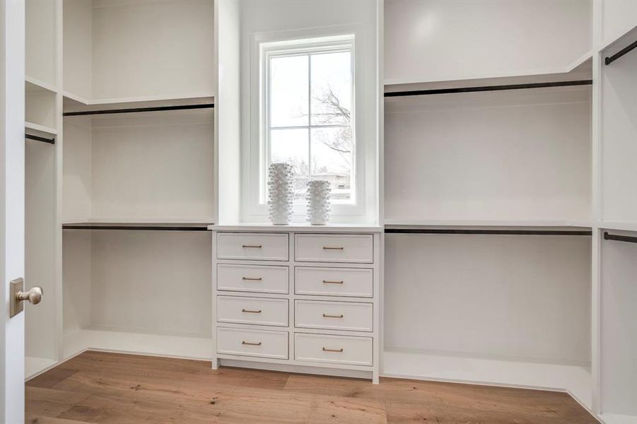 Furnished interior view inside a new home in , Dallas (Image 31). Furnished interior view inside a new home in , Dallas (Image 31).