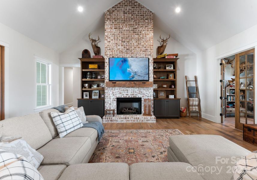 Image 38 of a home in . Image 38 of a home in .